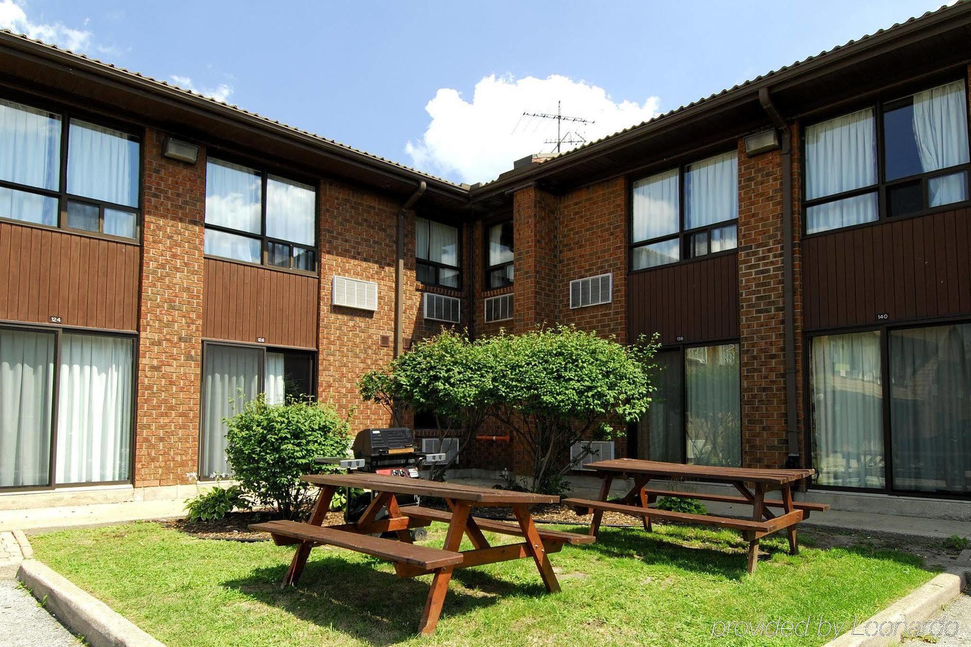 Comfort Inn Виндзор Экстерьер фото