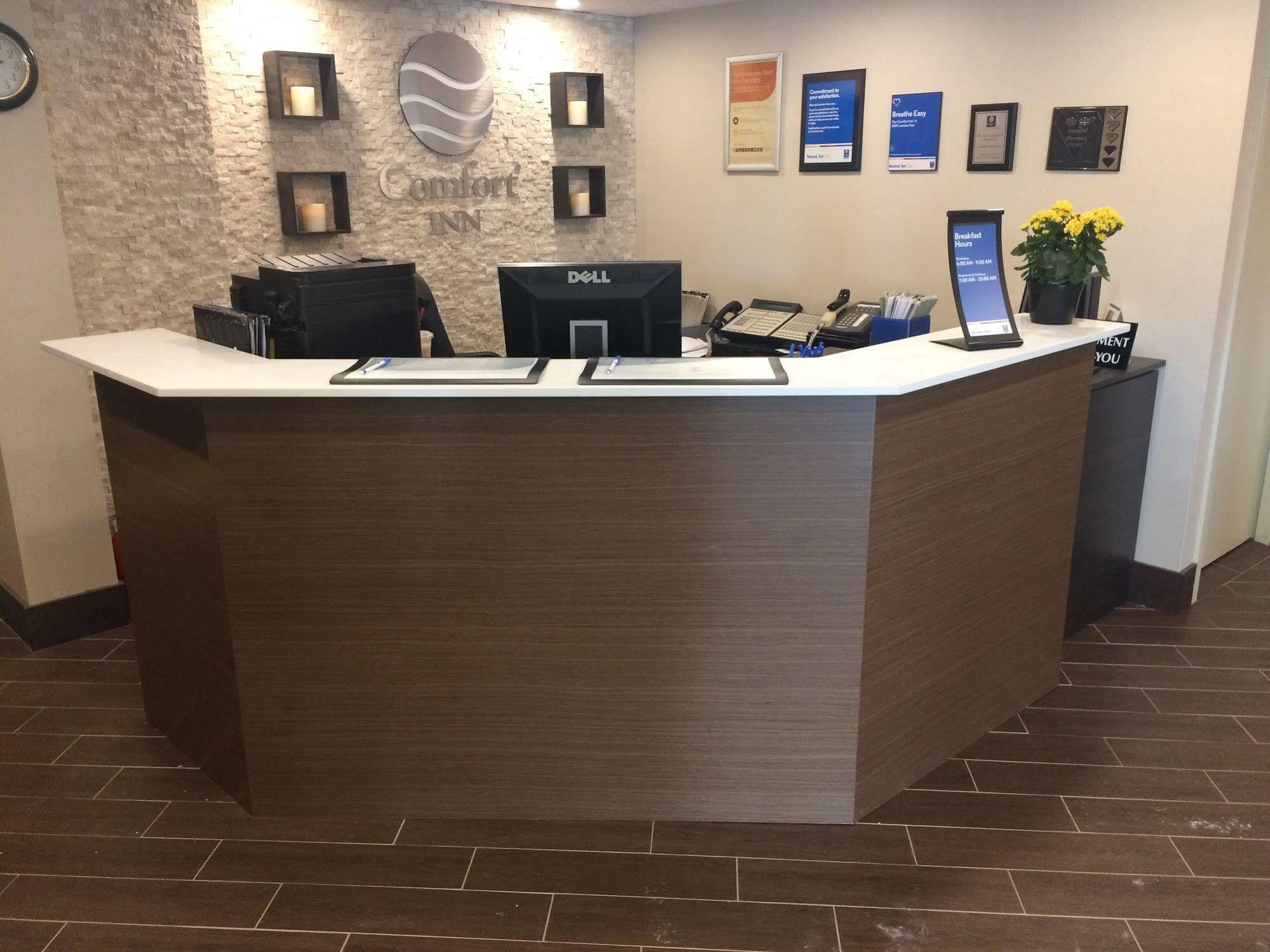 Comfort Inn Виндзор Экстерьер фото